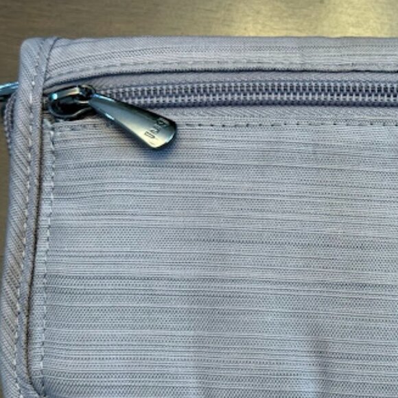 LUG Tandem Zip Wallet Brushed Platinum Gray - Picture 8 of 8